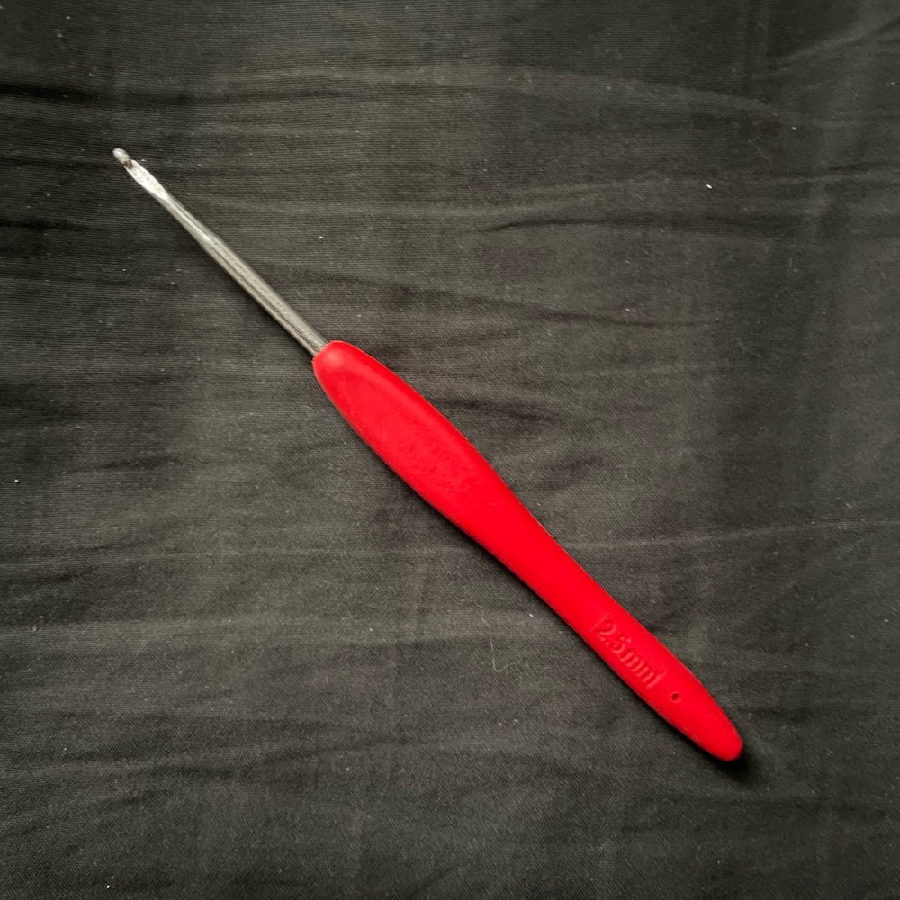 Ergonomic Crochet Hook 2.5mm Silicone/Rubber Handle Hooks & Needles